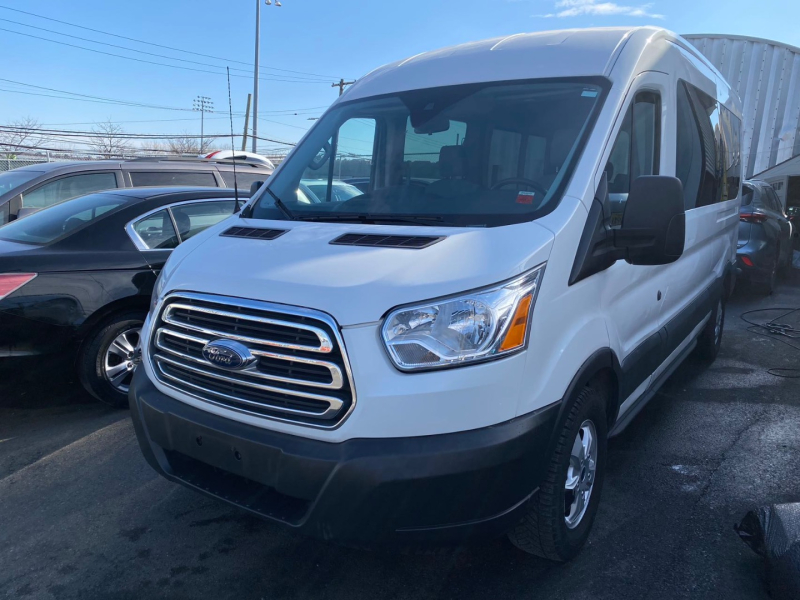 Ford Transit Wagon 2017 price $29,900
