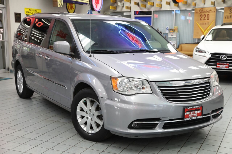 Chrysler Town and Country 2016 price $13,896