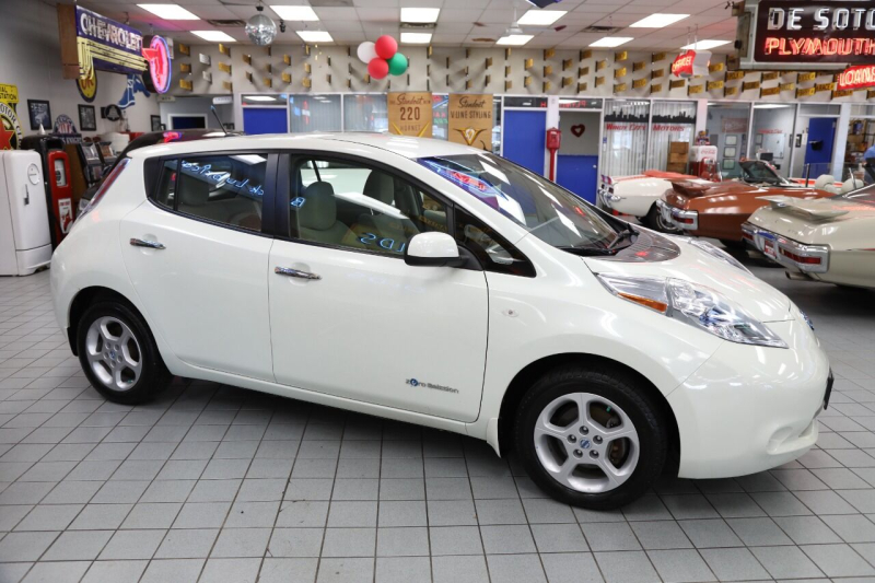 Nissan LEAF 2012 price $8,850