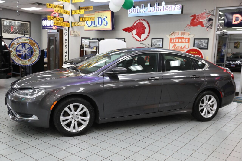 Chrysler 200 2015 price $10,896