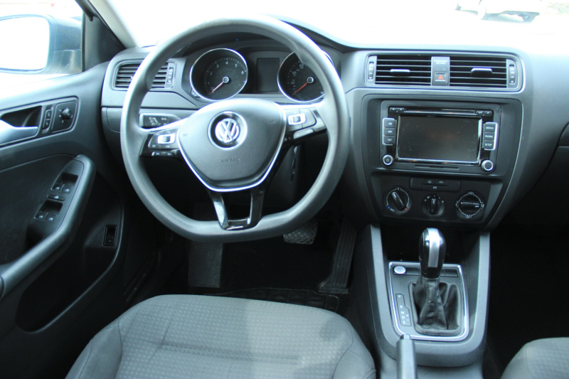 Volkswagen Jetta Sedan 2015 price $6,999