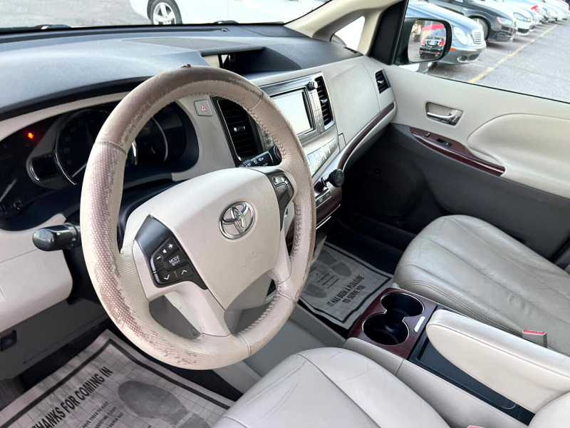 Toyota Sienna 2011 price $13,399