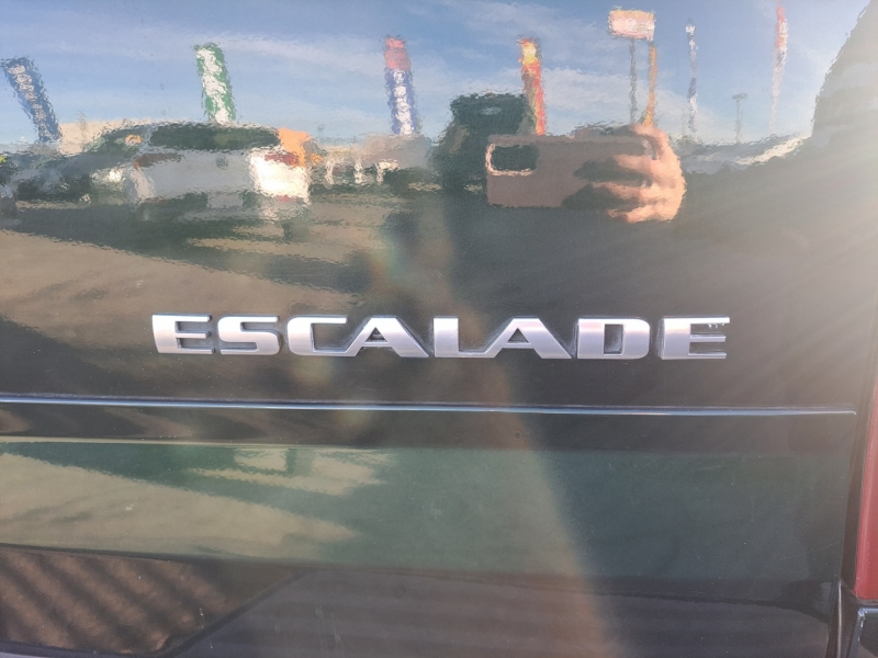 Cadillac Escalade 2002 price $6,499