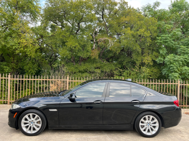 BMW 5-Series 2016 price $18,900