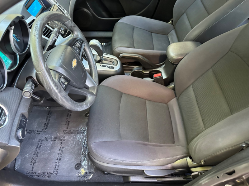 Chevrolet Cruze 2015 price $7,900