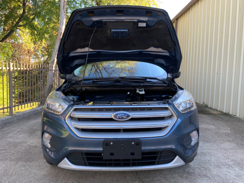 Ford Escape 2018 price $11,900
