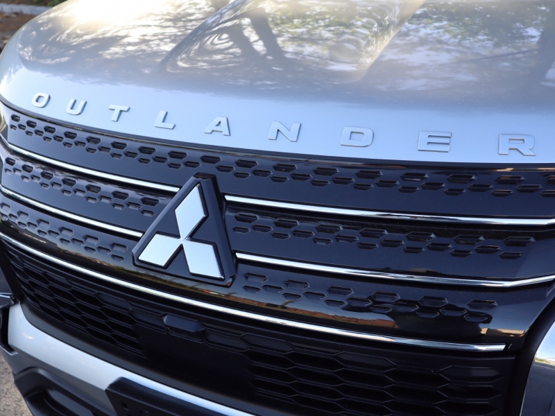 Mitsubishi Outlander 2022 price $5,000