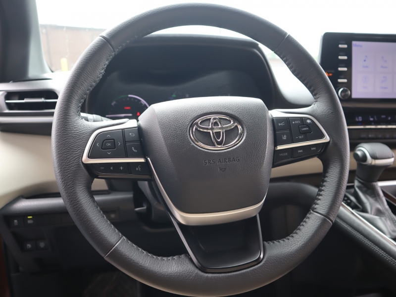 Toyota Sienna 2021 price $7,000