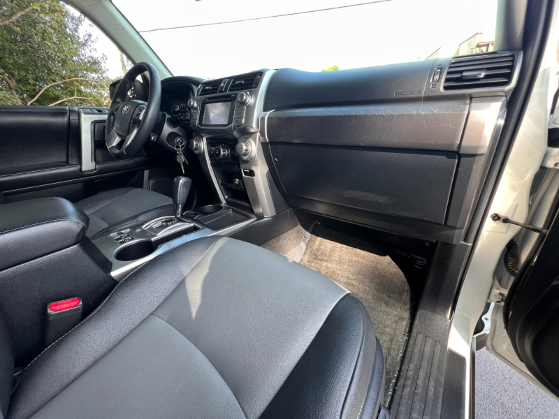 Toyota 4Runner 2019 price $7,000