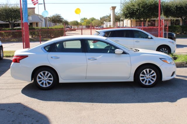 Nissan Altima 2016 price Call for Pricing.