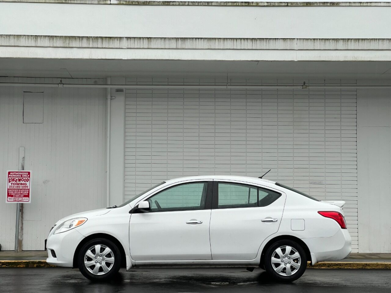 Nissan Versa 2013 price $4,495