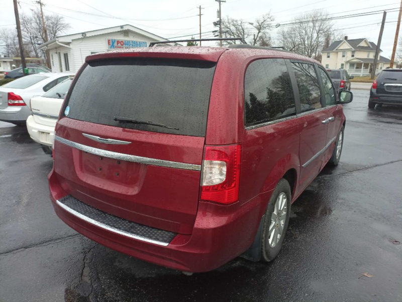 CHRYSLER TOWN & COUNTRY 2014 price $6,900