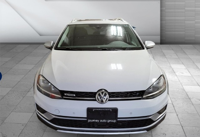 Volkswagen Golf 2017 price $25,745