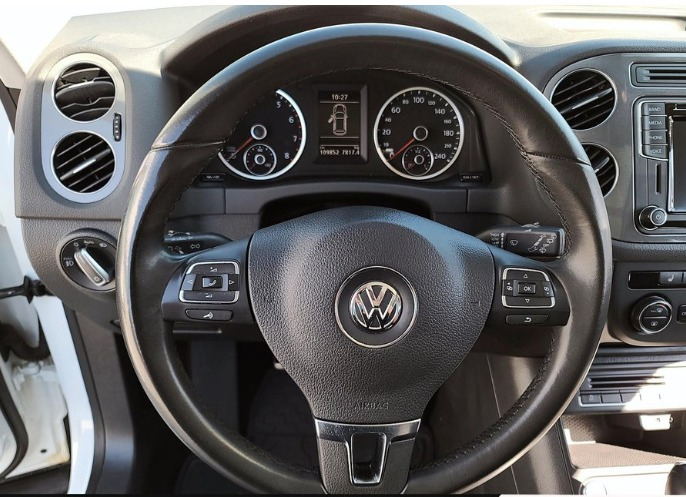 Volkswagen Tiguan 2017 price $16,981