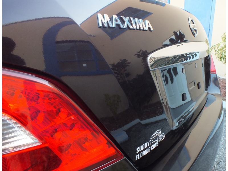 Nissan Maxima 2010 price $10,900