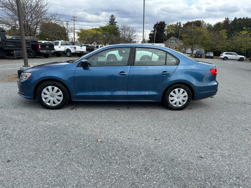 Volkswagen Jetta 2015 price $9,985