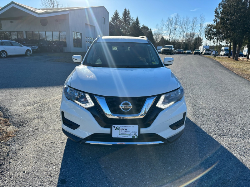 Nissan Rogue 2017 price $12,895