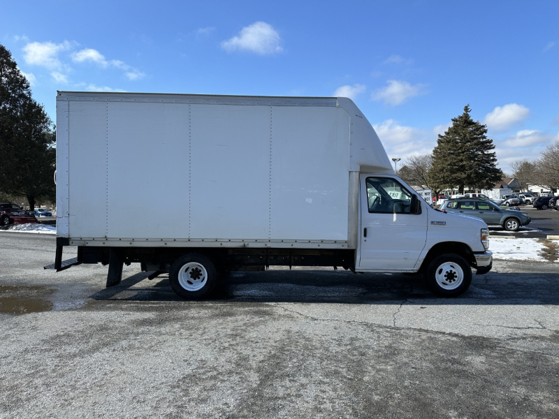 Ford Econoline Commercial Cutaway 2016 price $9,995
