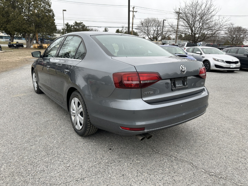 Volkswagen Jetta 2017 price $10,895