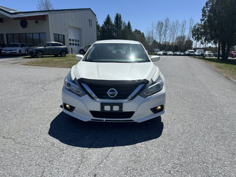 Nissan Altima 2017 price $10,895