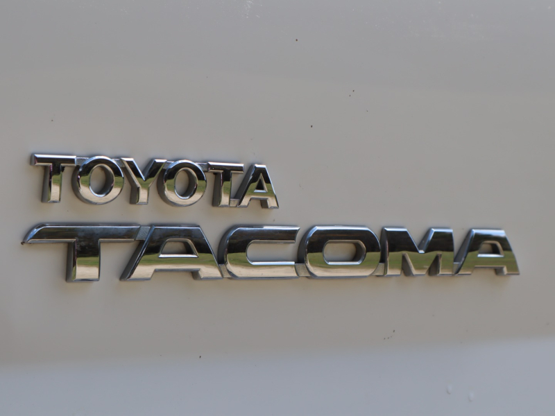 Toyota Tacoma 2006 price $9,500