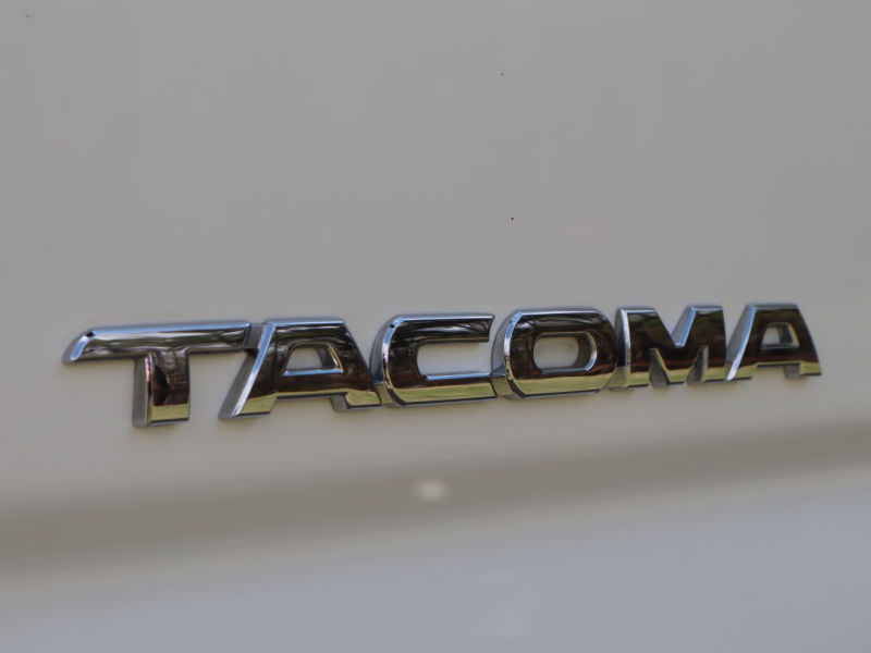 Toyota Tacoma 2006 price $9,500