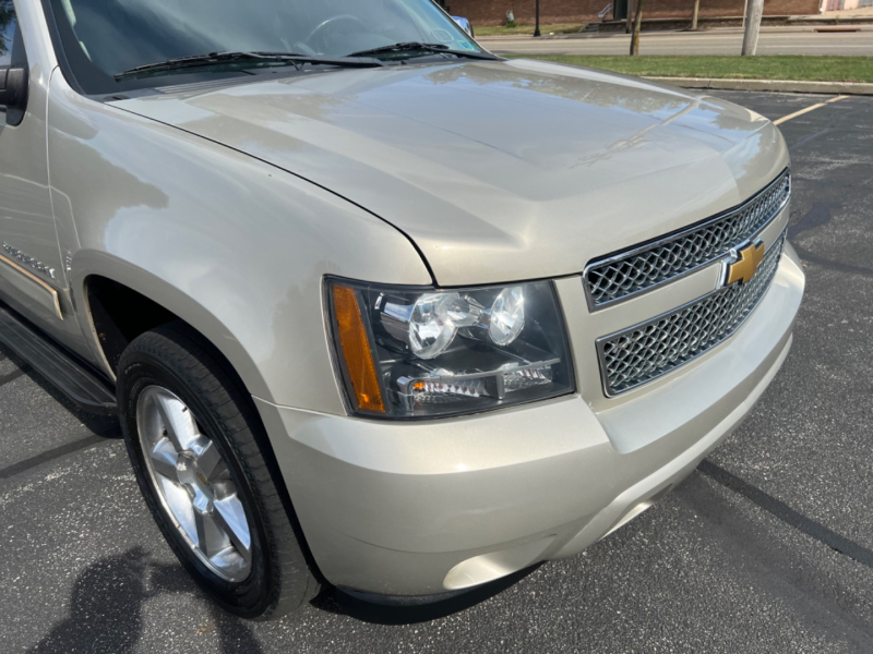 Chevrolet Suburban 2013 price $10,995