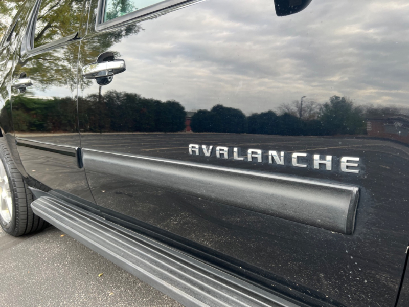 Chevrolet Avalanche 2013 price $16,995
