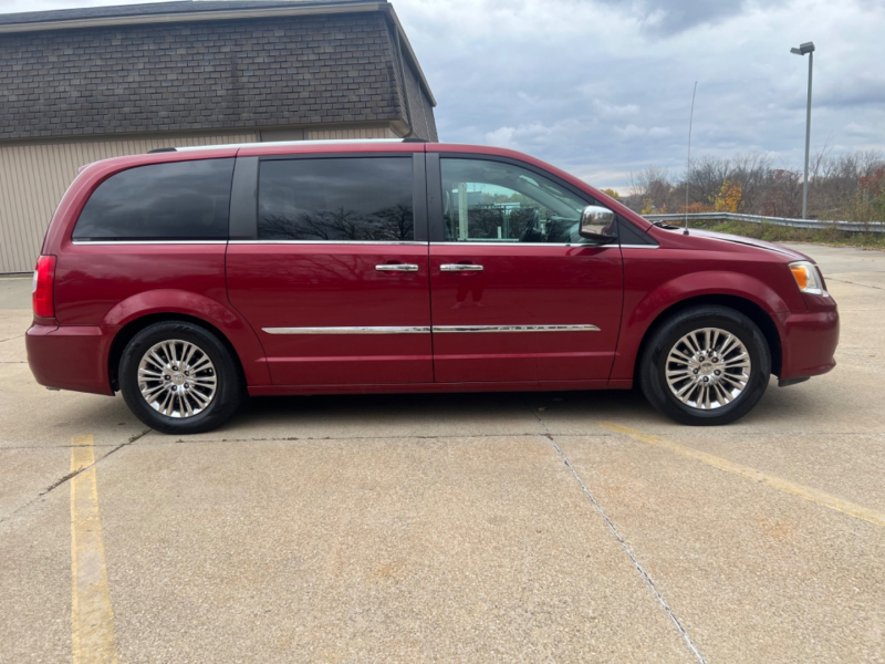 Chrysler Town & Country 2011 price SOLD