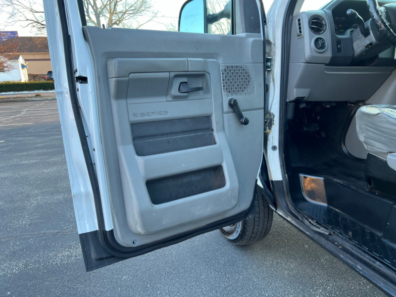 Ford Econoline Commercial Chassis 2013 price $9,995