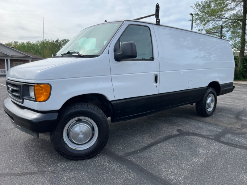 Ford Econoline Cargo Van 2005 price $8,495