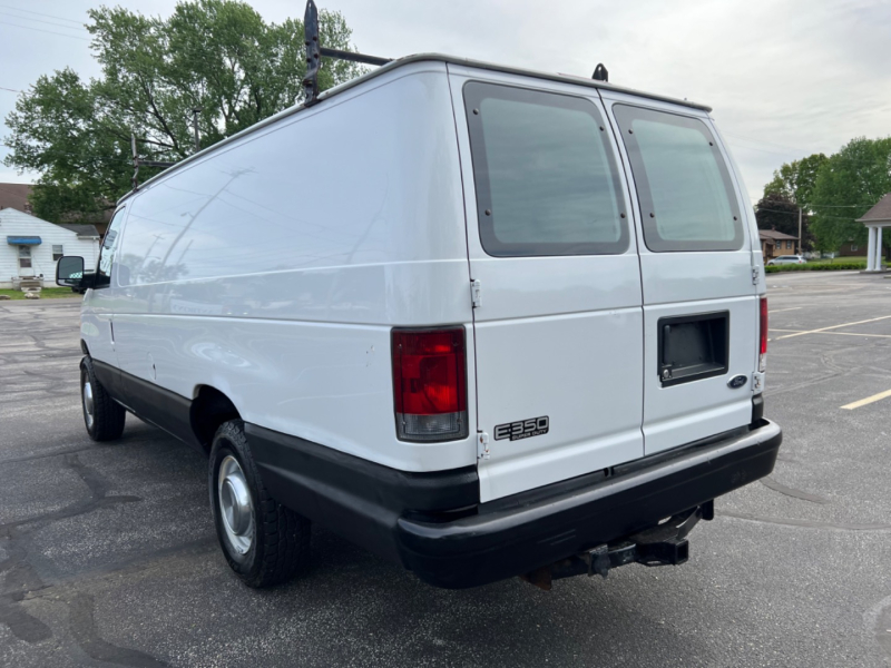 Ford Econoline Cargo Van 2005 price $8,495