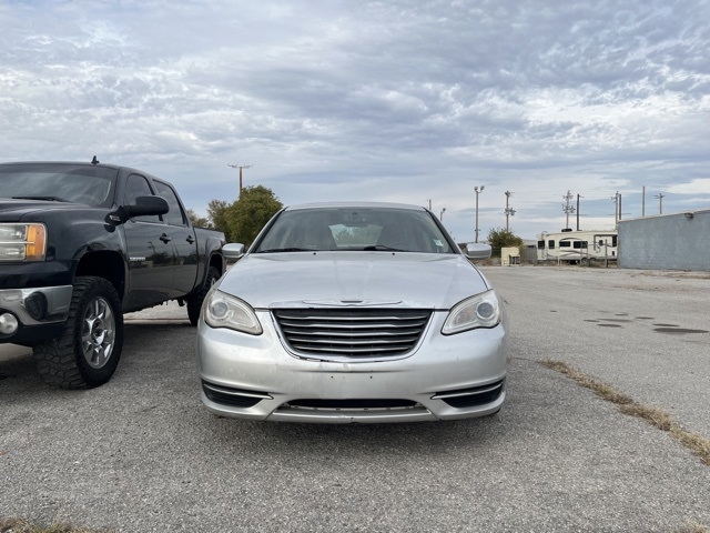 Chrysler 200 2012 price $2,988