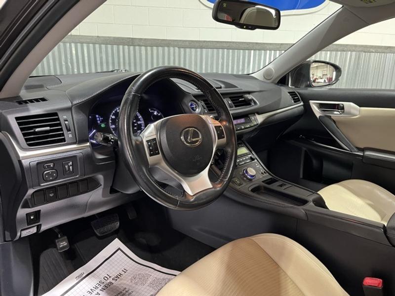 Lexus CT 2012 price $11,988