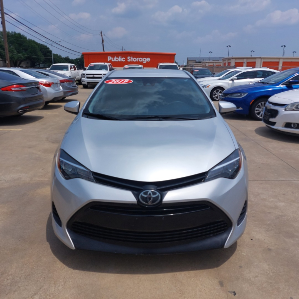 Toyota Corolla 2019 price $15,899