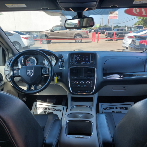 Dodge Grand Caravan 2019 price $13,899