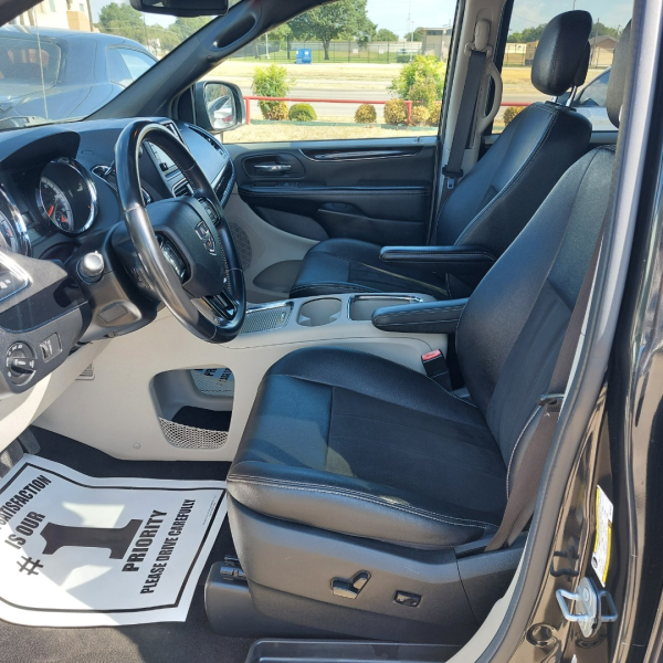 Dodge Grand Caravan 2019 price $14,499