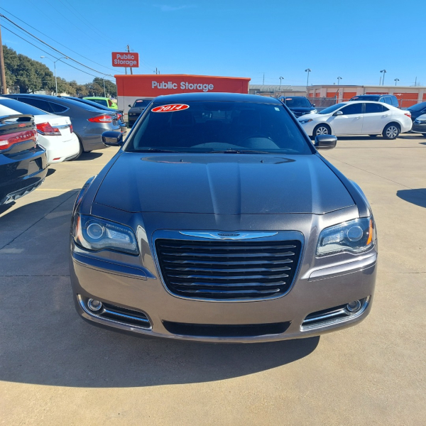 Chrysler 300 2014 price $15,499