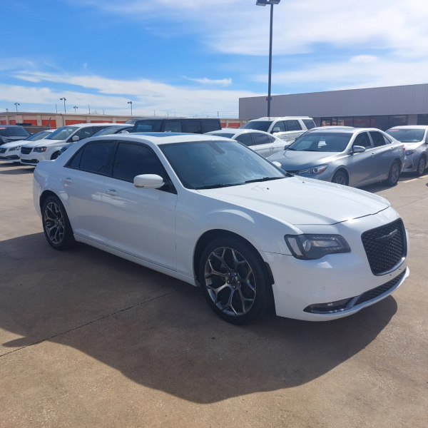 Chrysler 300 2015 price $16,499