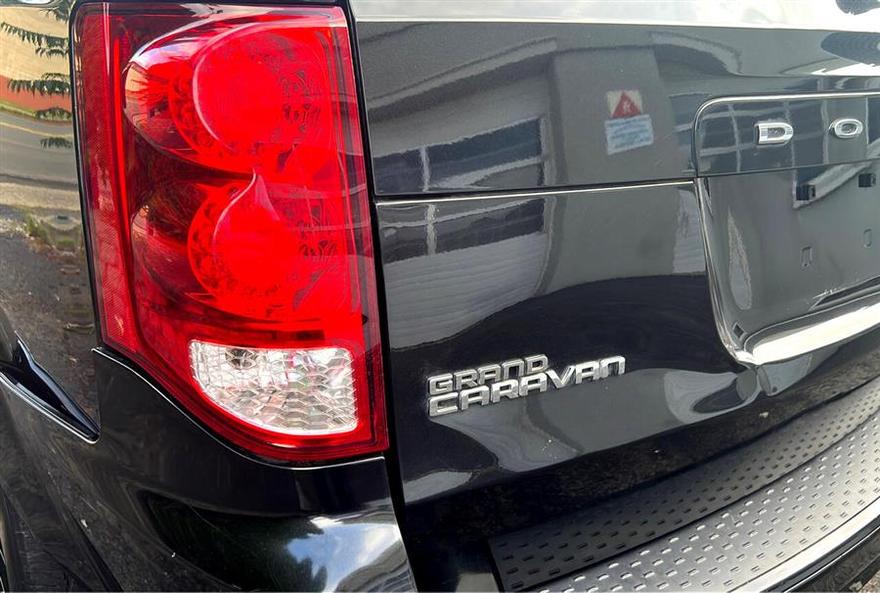 Dodge Grand Caravan 2015 price $8,990