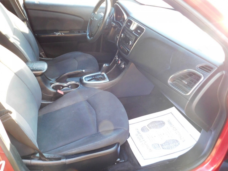 Chrysler 200 2014 price $3,990