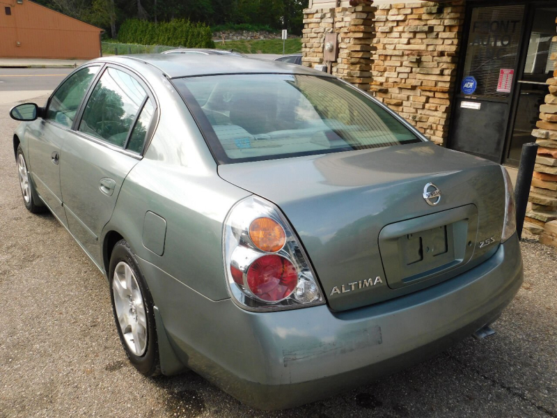 Nissan Altima 2004 price $2,990