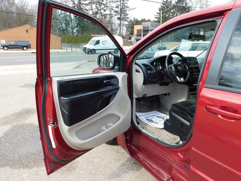 Dodge Grand Caravan 2014 price $12,990