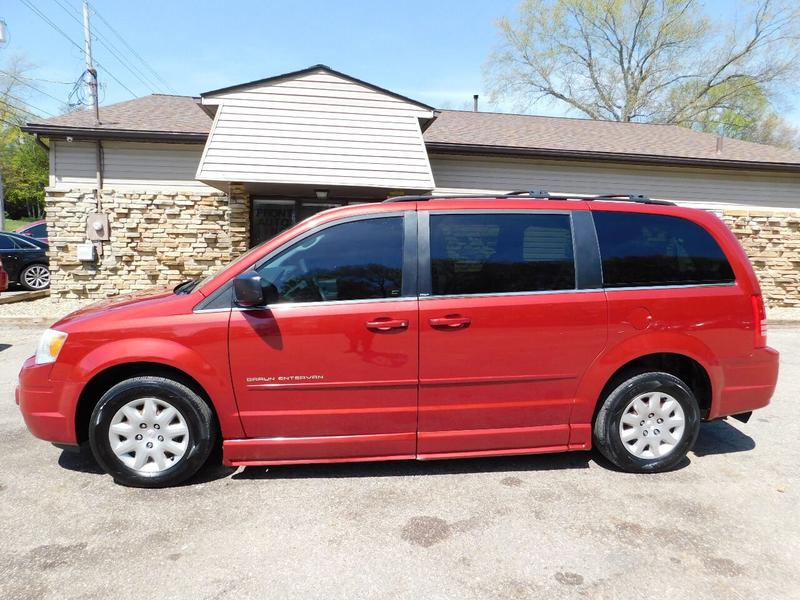 Chrysler Town and Country 2010 price $12,990