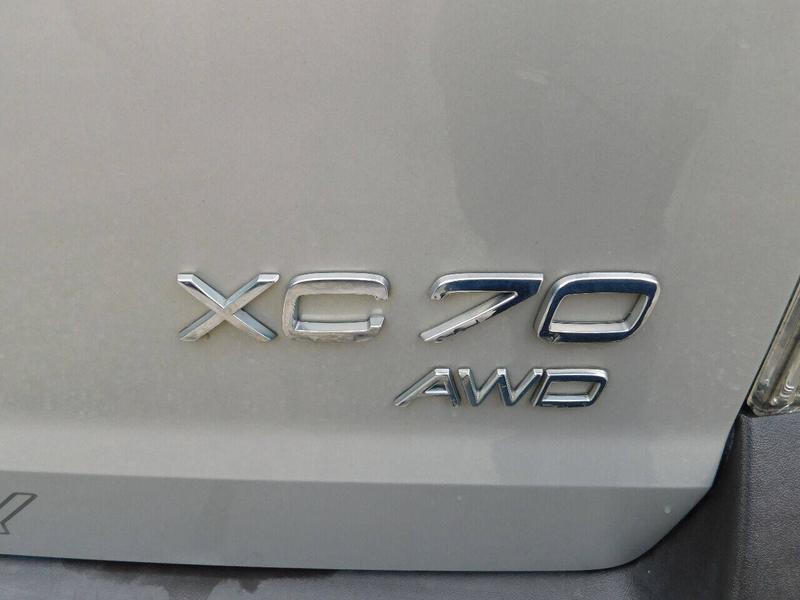 Volvo XC70 2004 price $4,500