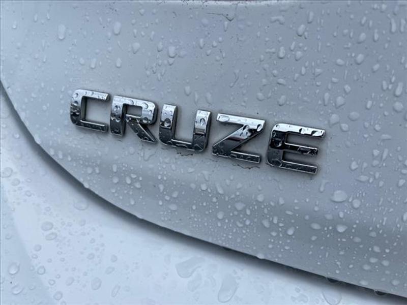 Chevrolet Cruze 2018 price Call for Pricing.