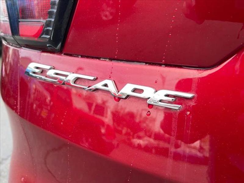 Ford Escape 2017 price $13,888