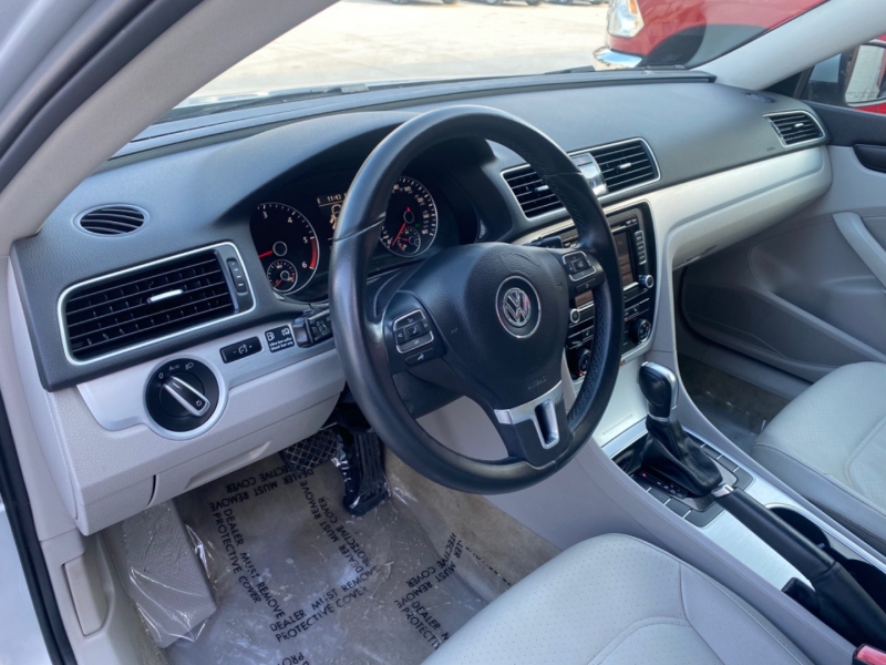 Volkswagen Passat 2013 price $9,999