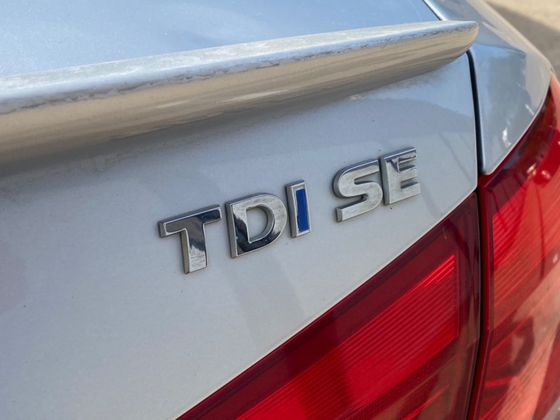 Volkswagen Passat 2013 price $8,799