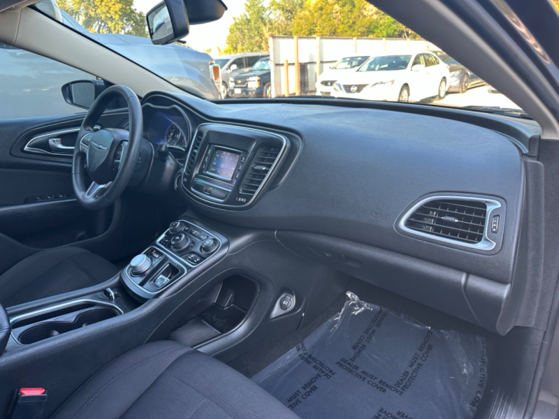 Chrysler 200-Series 2015 price $9,999